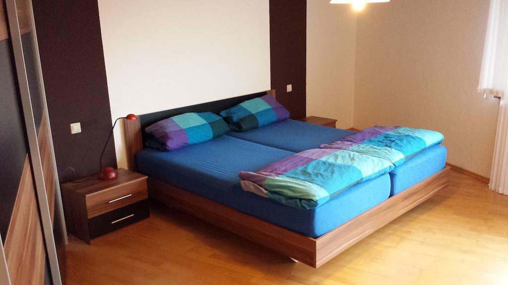 Ferienhaus Schwoerer Rheinhausen Habitación foto